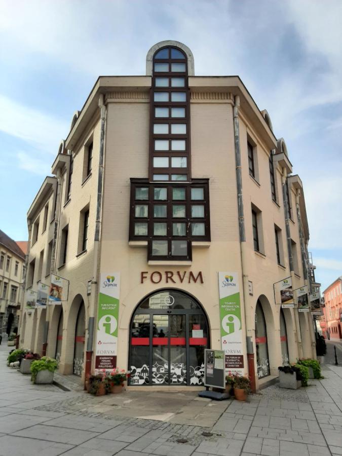 Newone Apartman Sopron Exterior photo